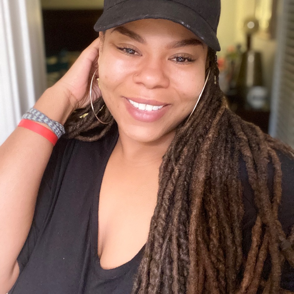 Meet your Posher, Angela